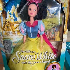 Vintage Snow White Doll & characters.
